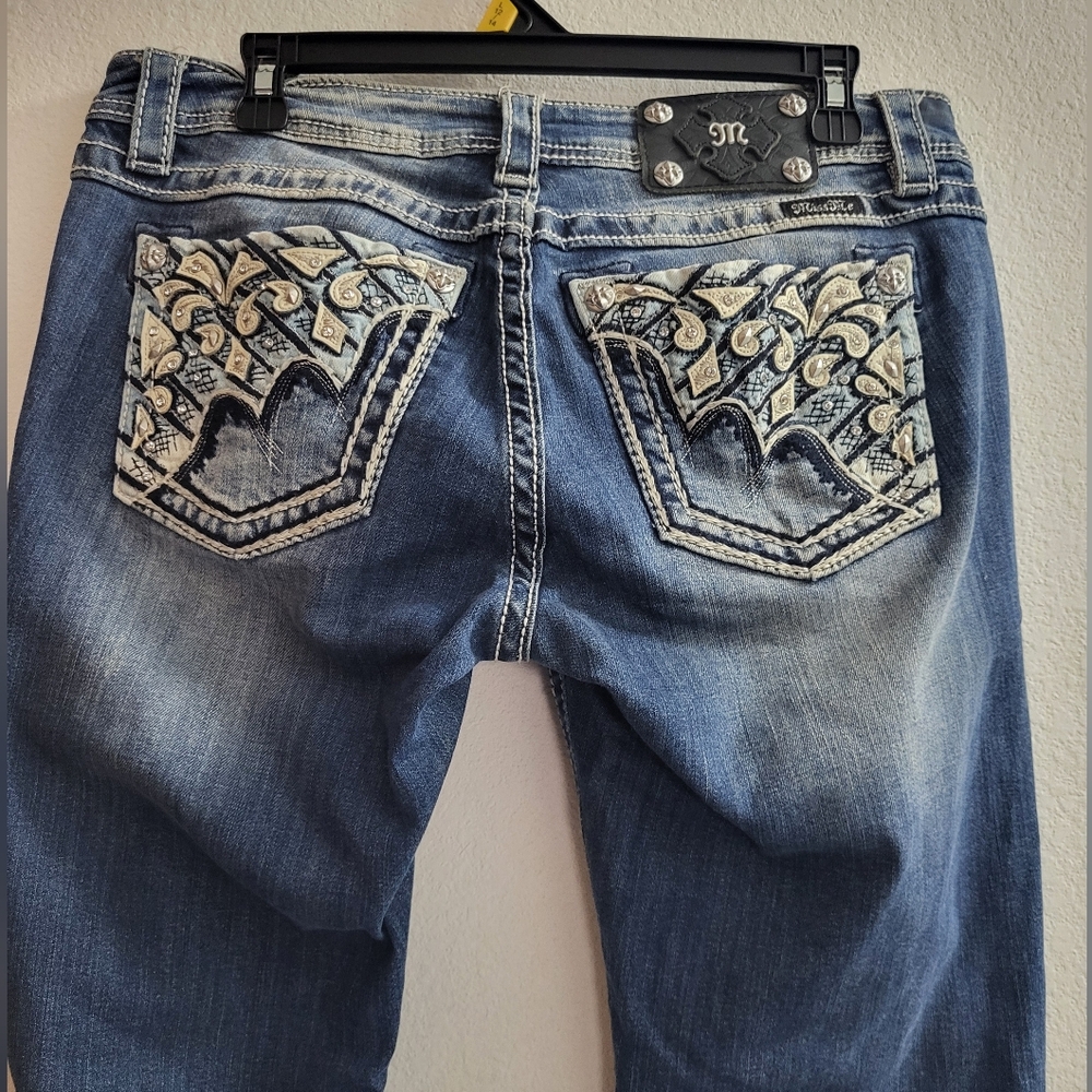 Miss Me women's relaxed bootcut jeans  size 29. Length 30"